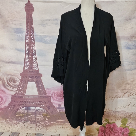 Ecru Lab Black Kimono bell sleeve floral cutout details sz S/M - Picture 2 of 9